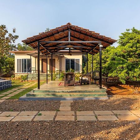 Saffronstays Apricus Farm, Карджат Екстериор снимка