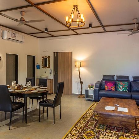 Saffronstays Apricus Farm, Карджат Екстериор снимка