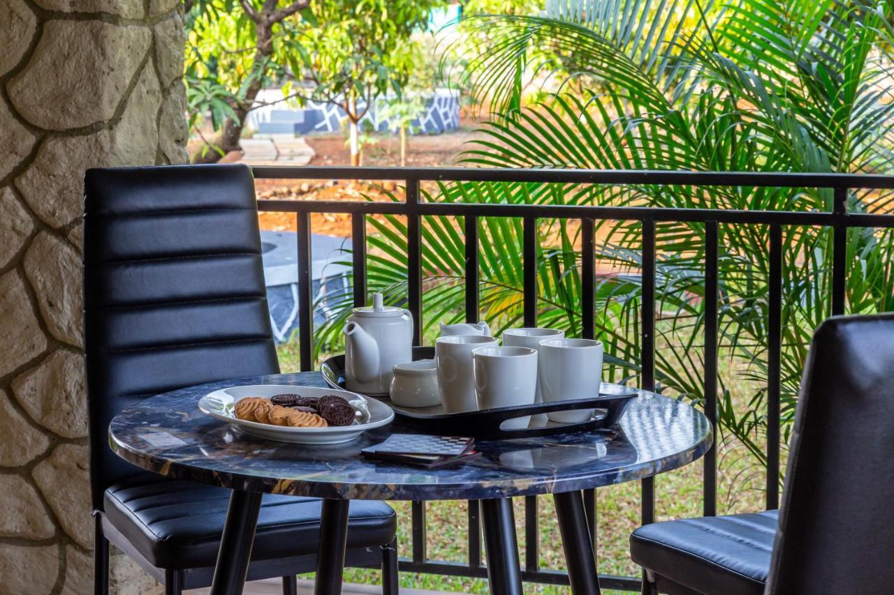 Saffronstays Apricus Farm, Карджат Екстериор снимка