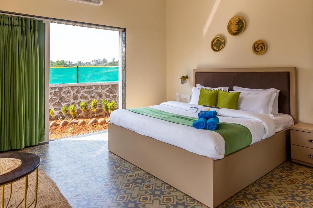 Saffronstays Apricus Farm, Карджат Екстериор снимка